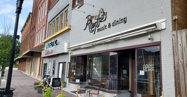 13 Small-Town Restaurants In Ohio Perfect For A Cozy Fall Meal