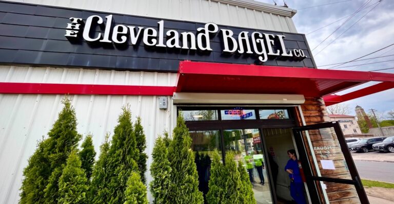 15 Ohio Food Places Where The Best Bites Disappear Before You Blink
