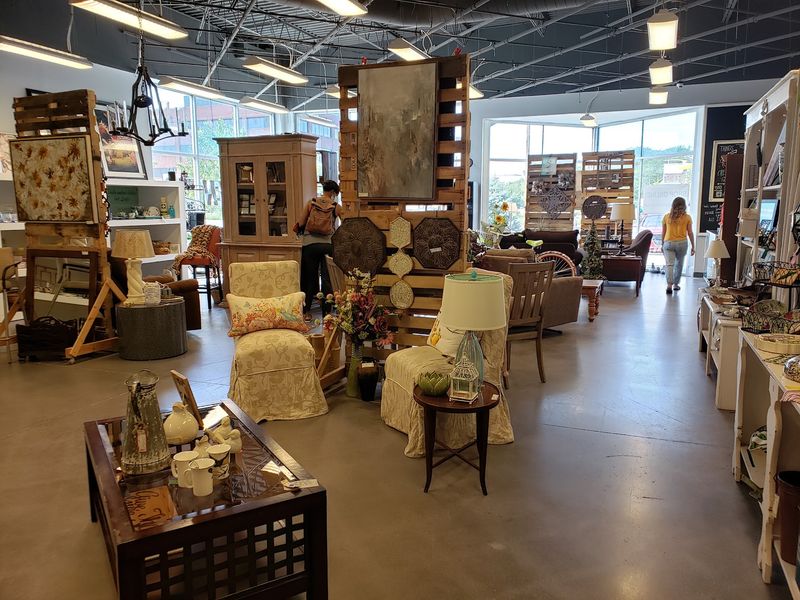 Indiana Home Decor Finds Add a Second Treasure Hunt
