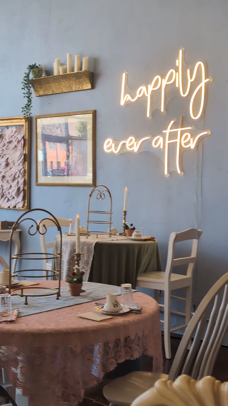 3 Roses Tea Room And Gifts (Denton)