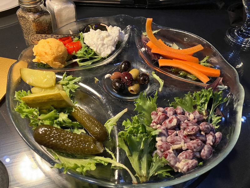 Pop’s Uptown Supper Club (Antioch)