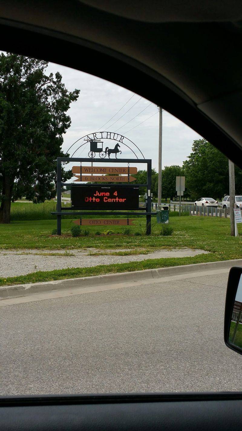 A Living Link to Illinois Amish History