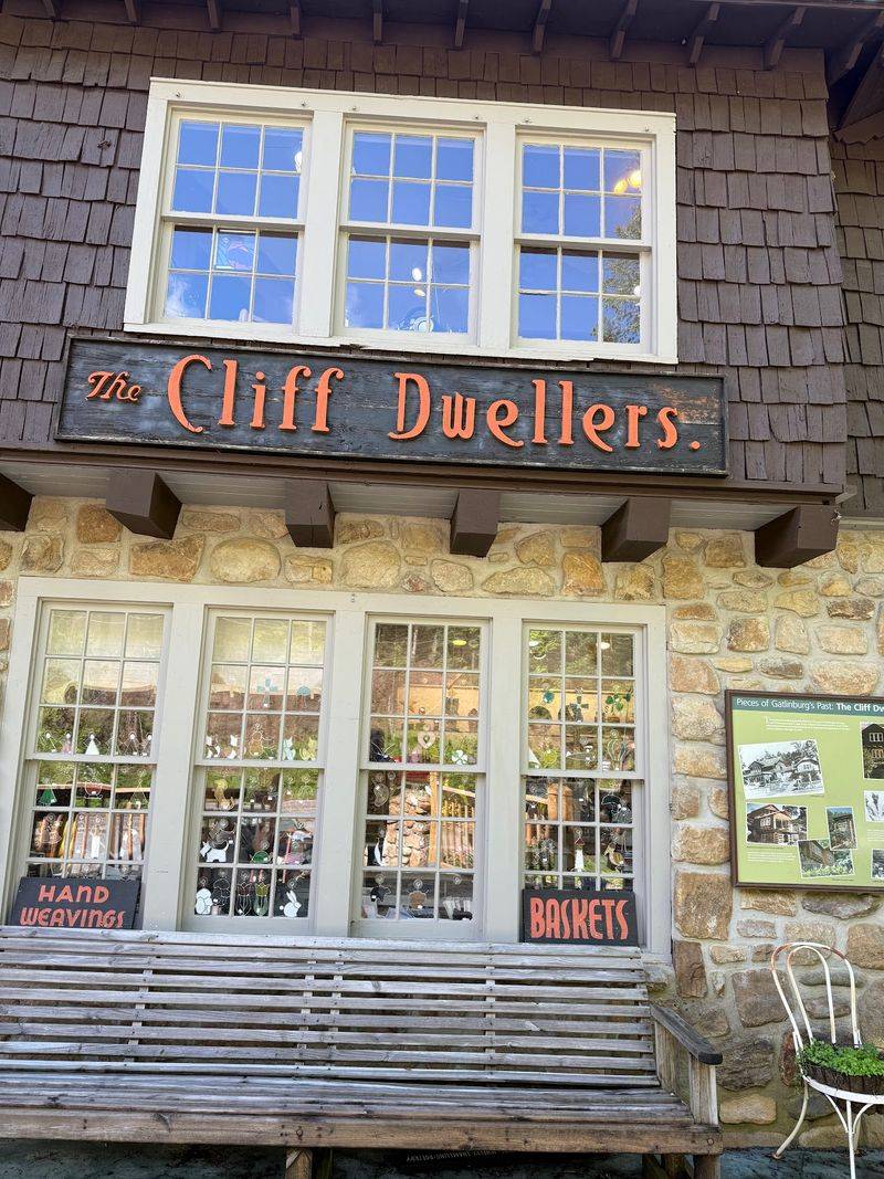 Cliff Dwellers Gallery - Gatlinburg Cliff Dwellers Gallery - Gatlinburg