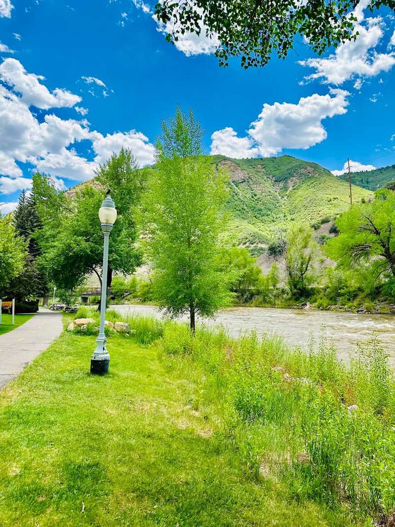 River Walks Between Shopping Laps