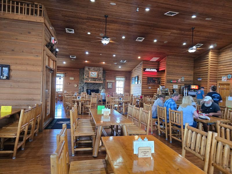Bird's Smokehouse BBQ (Daleville) Bird's Smokehouse BBQ (Daleville)