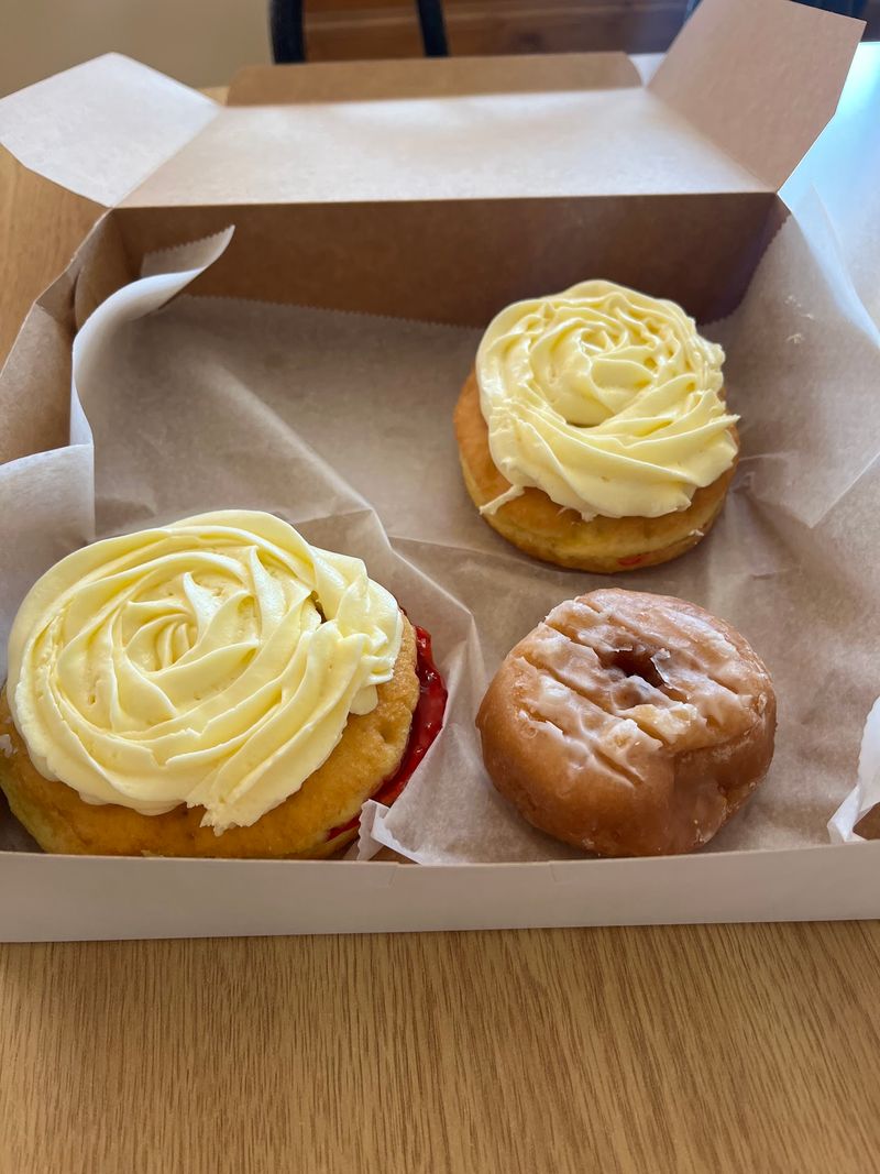 A Family-Bakery Rhythm You Can Still Sense A Family-Bakery Rhythm You Can Still Sense