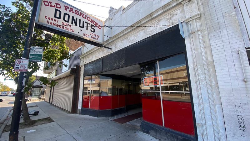 A Plain Storefront on South Michigan Avenue