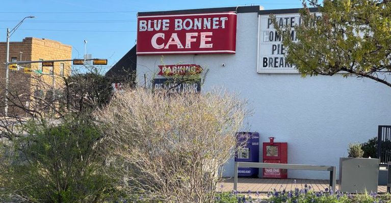 9 Legendary Texas Restaurants That Are Still Must-Try Spots Today