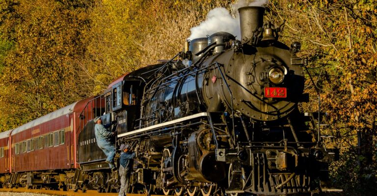 9 New Jersey Train Rides Built Around Holidays, Harvests, and Special Events
