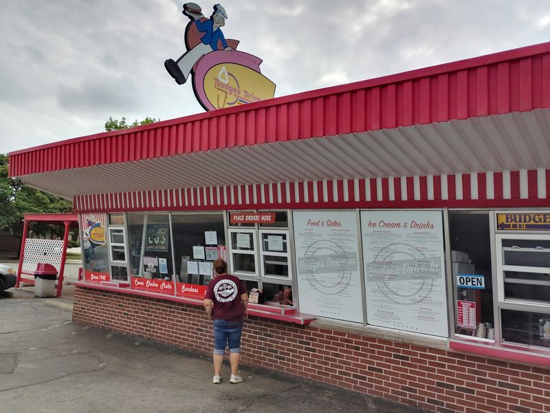 Budge’s Drive-In (Lafayette) Budge’s Drive-In (Lafayette)