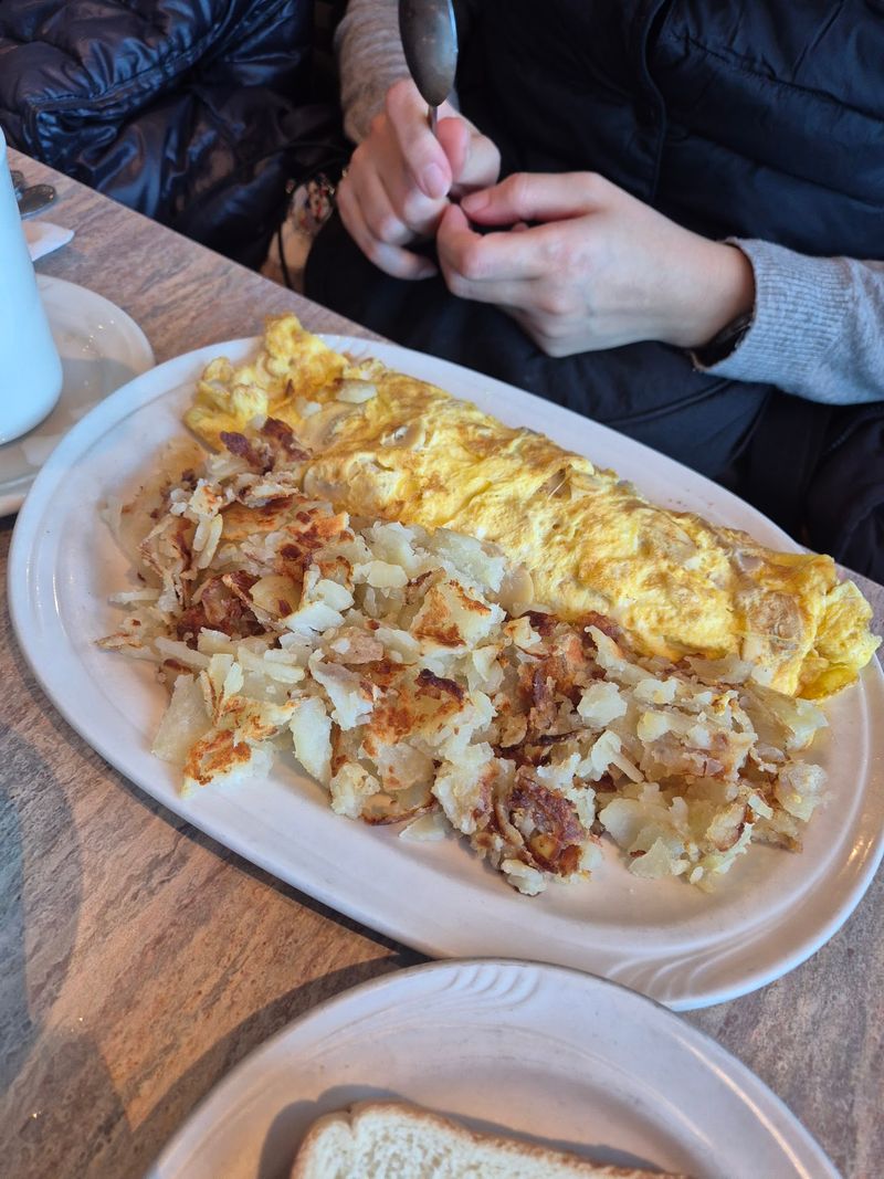 A Breakfast Plate That Feels Like Philly Comfort