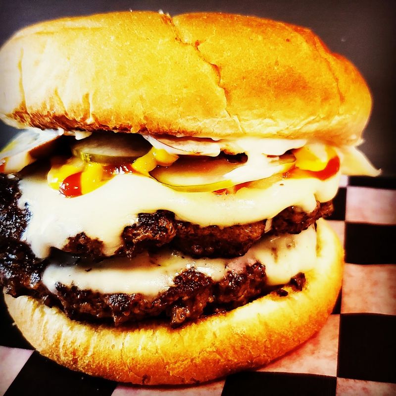 A Cheeseburger That Feels Like Home A Cheeseburger That Feels Like Home