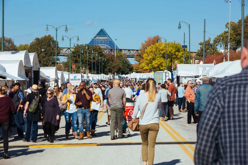 A Fall Weekend of Art Takes Over the Memphis Riverfront A Fall Weekend of Art Takes Over the Memphis Riverfront