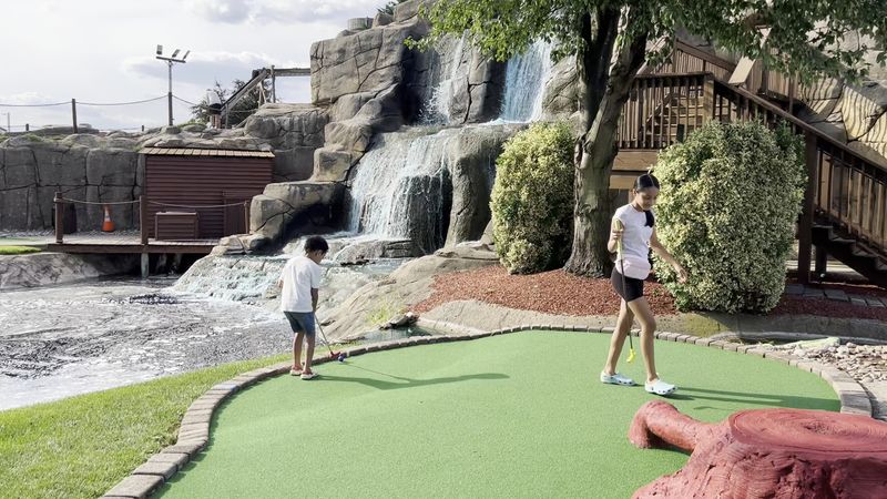 A Friendly Spot For Families, Groups, And Dates A Friendly Spot For Families, Groups, And Dates