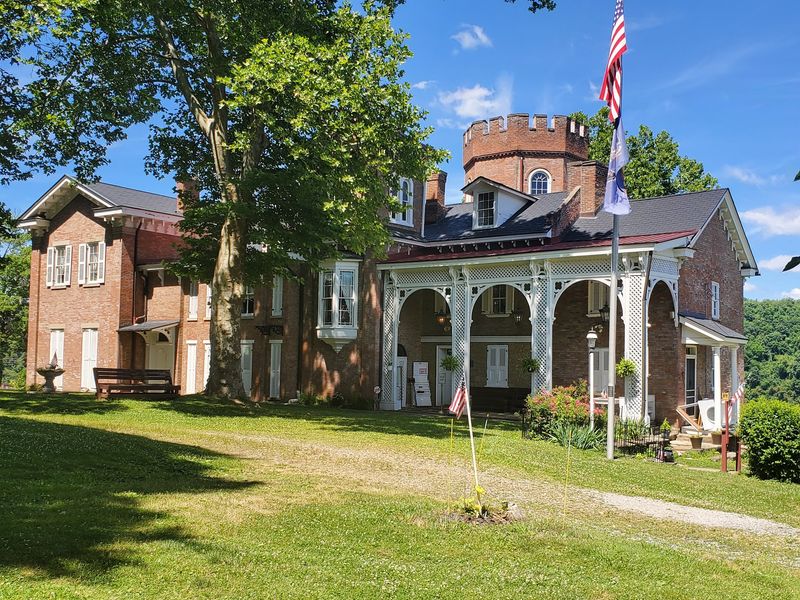 A Frontier Trading Post That Grew Into a Castle A Frontier Trading Post That Grew Into a Castle
