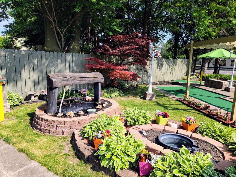 A Garden Course That Softens the City Noise A Garden Course That Softens the City Noise