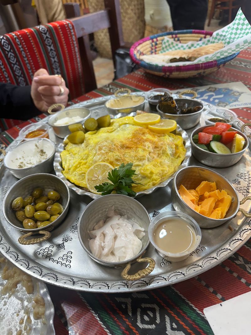 A Morning Table That Looks Nothing Like Standard American Breakfast A Morning Table That Looks Nothing Like Standard American Breakfast