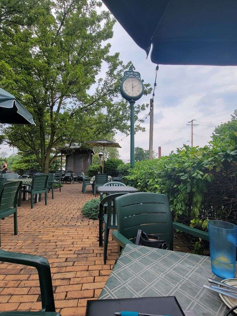 A Patio, Pullman Cars, and Train-Watching Moments A Patio, Pullman Cars, and Train-Watching Moments
