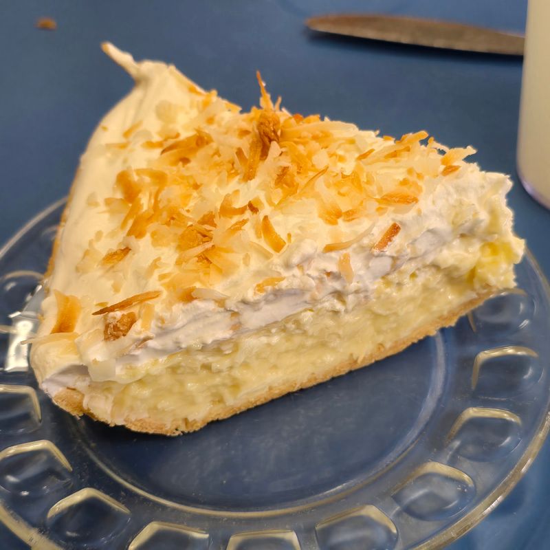 A Pie Case That Changes Your Dinner Plans A Pie Case That Changes Your Dinner Plans