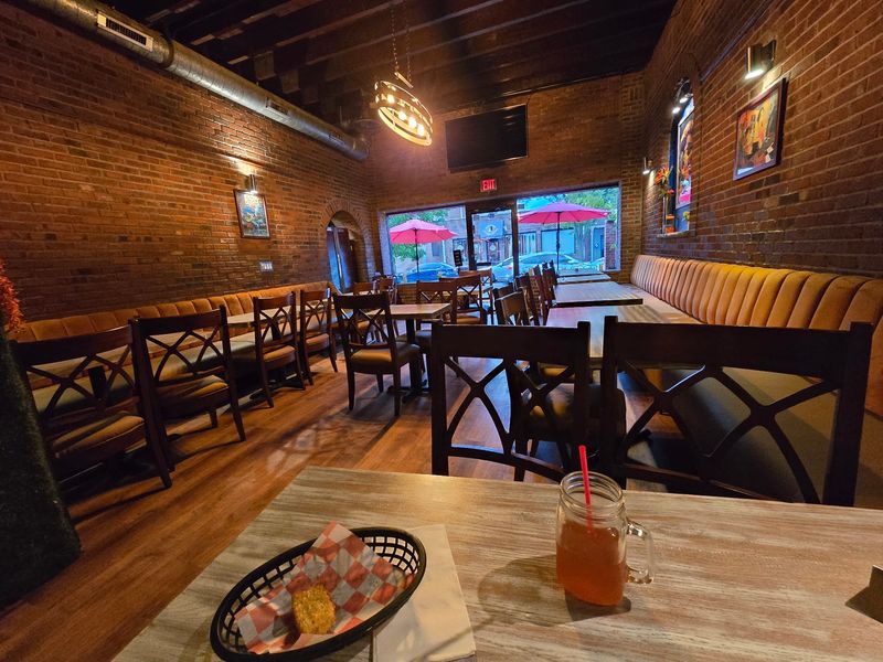 A Relaxed Neighborhood Vibe Invites Diners to Slow Down