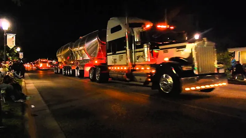 A River of Lights on Eighteen Wheels A River of Lights on Eighteen Wheels