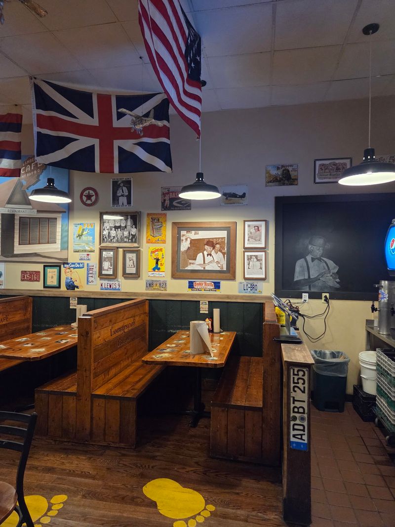 A Rustic Atmosphere That Feels Like Home A Rustic Atmosphere That Feels Like Home
