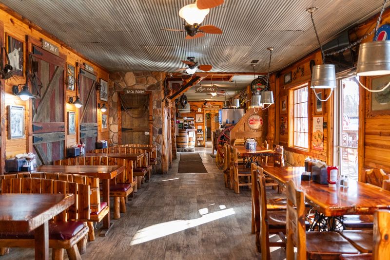 A Rustic Dining Room Built for Road-Trip Memories