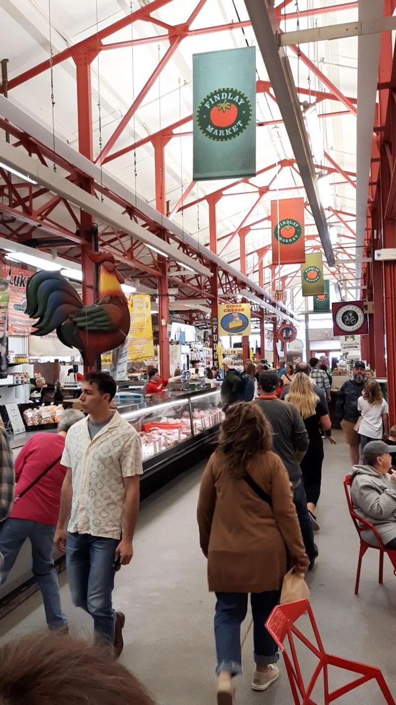 A Seasonal Farmers Market With Lively Energy A Seasonal Farmers Market With Lively Energy