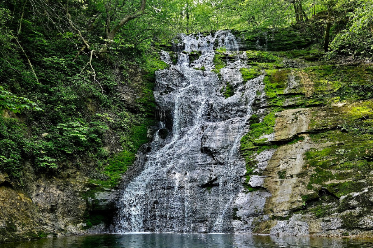 A Short Walk Leads to One of Tennessee's Most Underrated Waterfall Escapes
