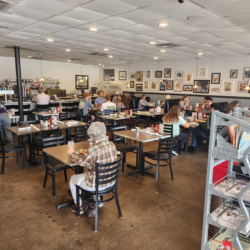 A Small-Town Diner That's Built a Loyal Following A Small-Town Diner That's Built a Loyal Following
