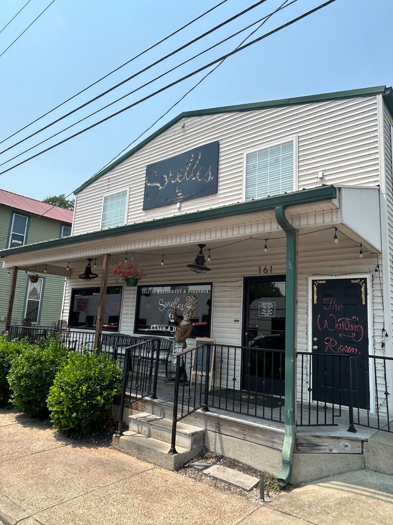 A Small-Town Pizzeria Worth the Drive to Eagleville