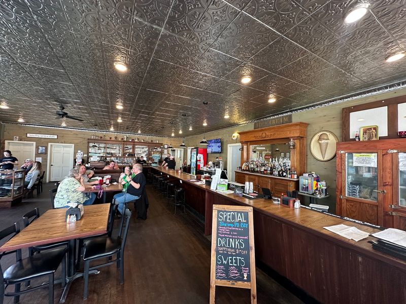 A Wartburg Cafe Where the Past Still Feels Close