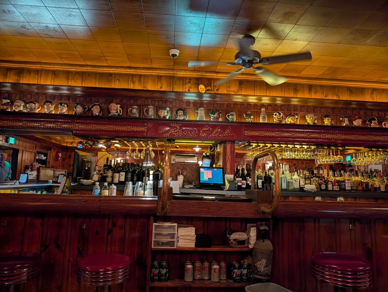 A Wine List And Bar Built For Lingering A Wine List And Bar Built For Lingering