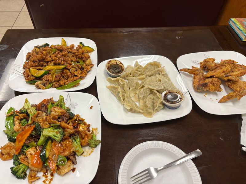 A lunch buffet that feels like a real deal A lunch buffet that feels like a real deal