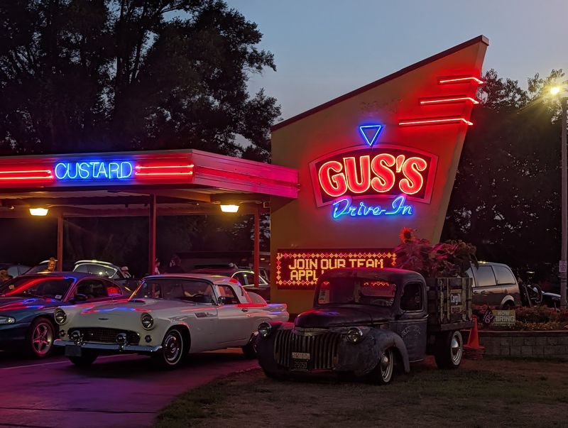 A roadside setting full of old-school charm A roadside setting full of old-school charm