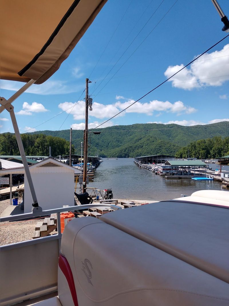Accessible Location on Watauga Lake's Best Waters Accessible Location on Watauga Lake's Best Waters