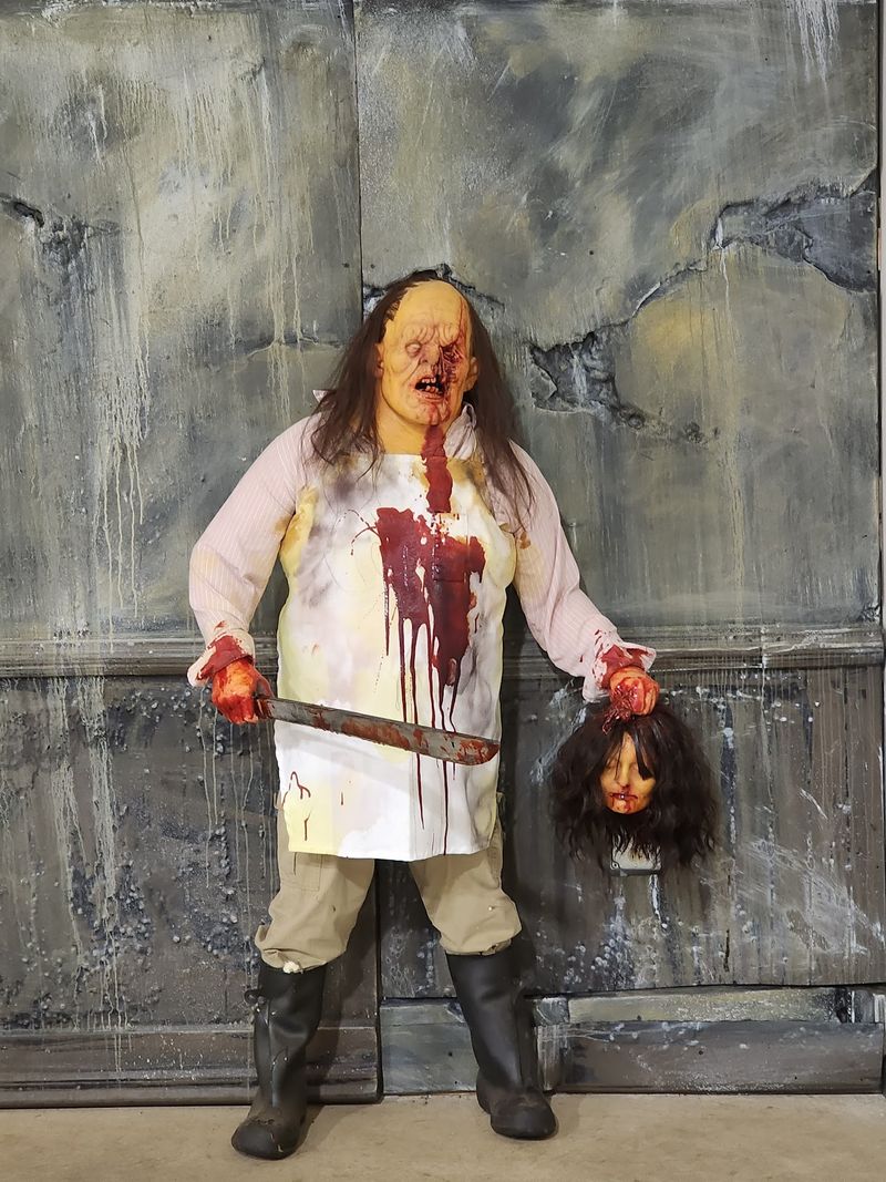 Actors, Animatronics, and Scary Details