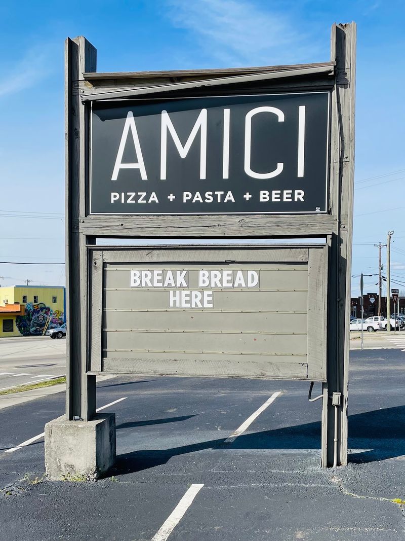 Amici — Maryville
