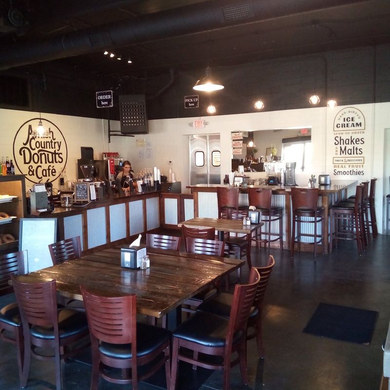 Amish Country Donuts & Cafe, Sugarcreek