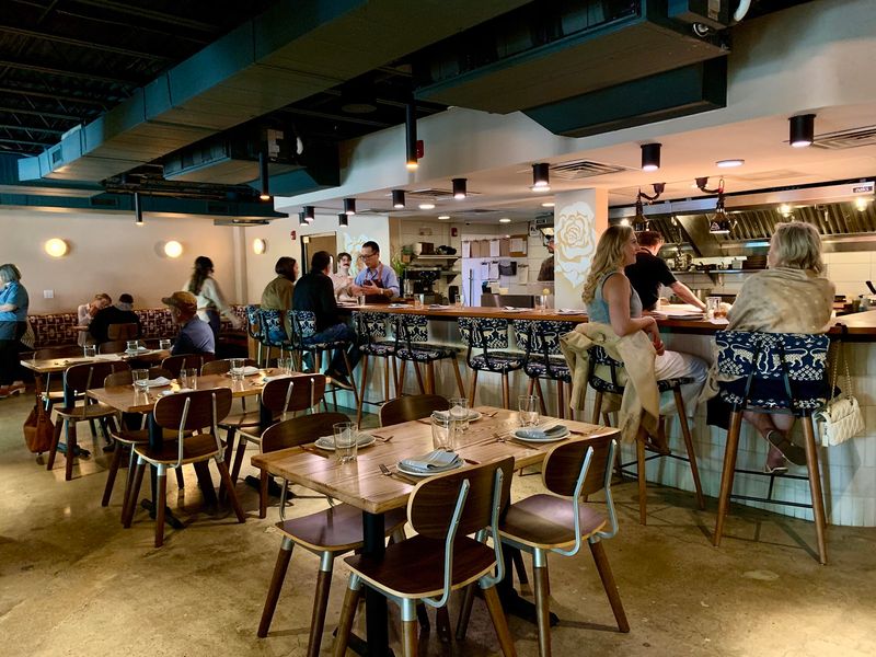 An Atmosphere That Makes Dinner Feel Like a Getaway An Atmosphere That Makes Dinner Feel Like a Getaway
