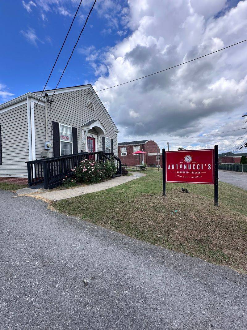 Antonucci's Authentic Italian — Spring Hill