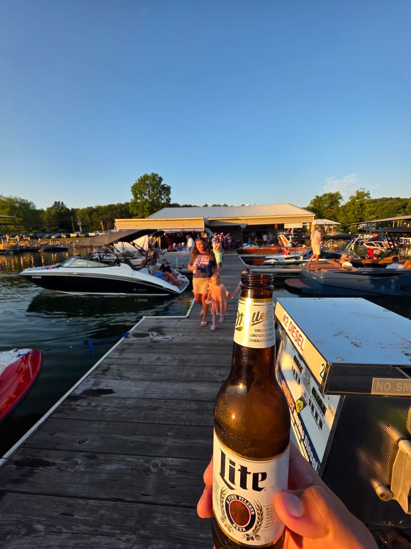 Arrive By Boat And Tie Up Right At The Restaurant Arrive By Boat And Tie Up Right At The Restaurant