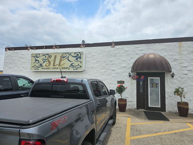 SLÉ Seasoned Little Eatery (Peoria) SLÉ Seasoned Little Eatery (Peoria)