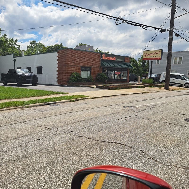 Baraona's Bakery, Maple Heights