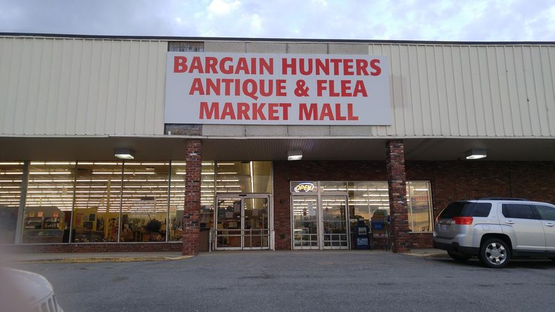 Bargain Hunters Antique & Flea Market Mall - Knoxville Bargain Hunters Antique & Flea Market Mall - Knoxville