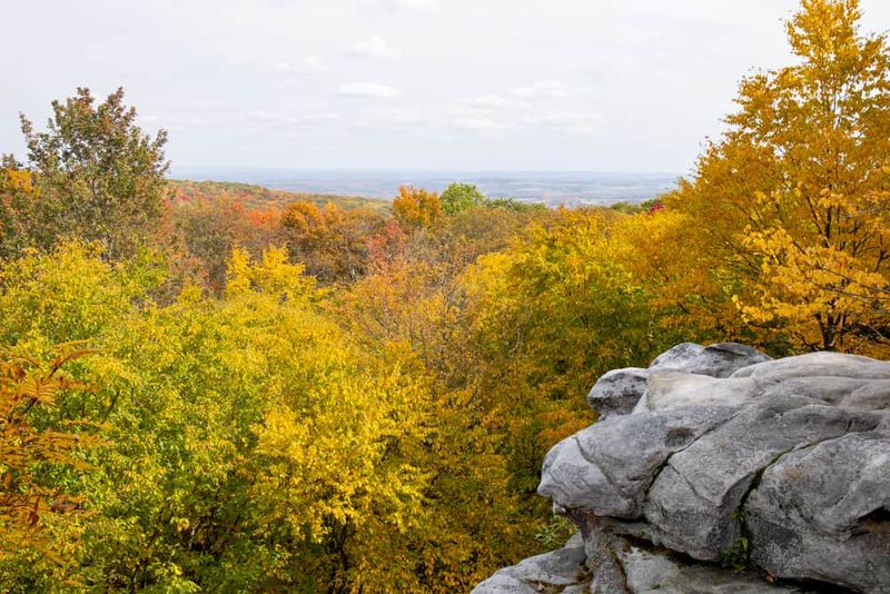 Beam Rocks Trail, Laurel Summit