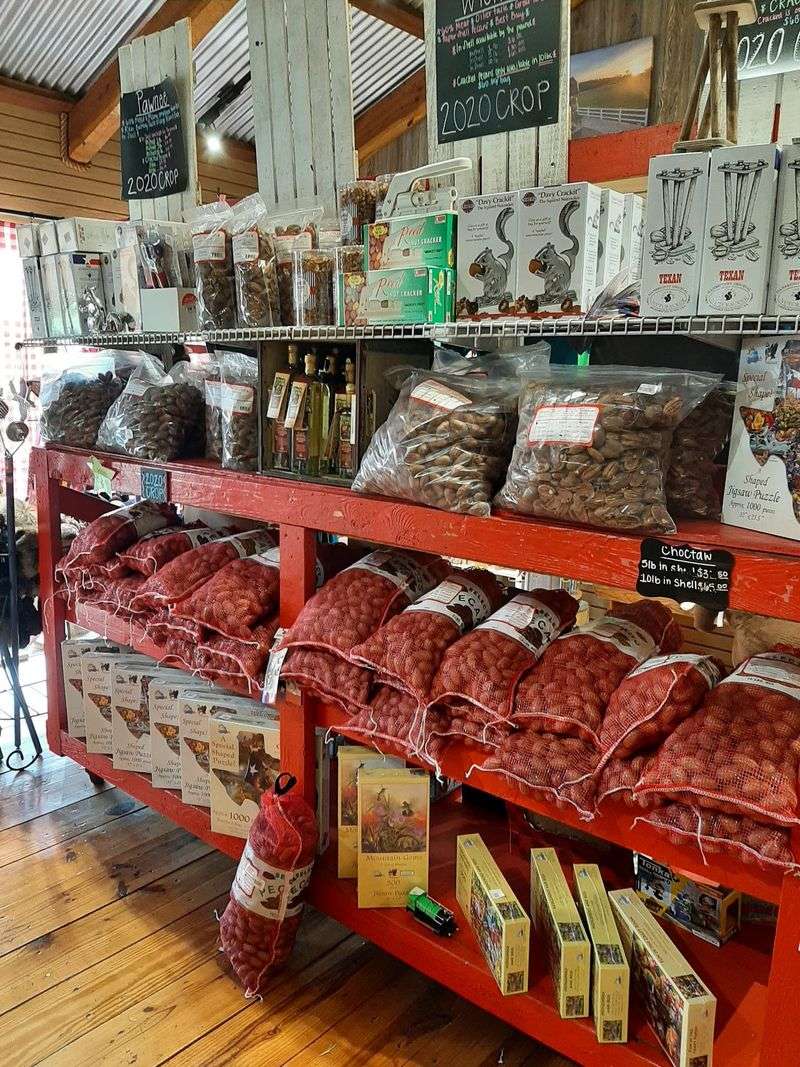 Berdoll Pecan Candy & Gift Company (Cedar Creek)