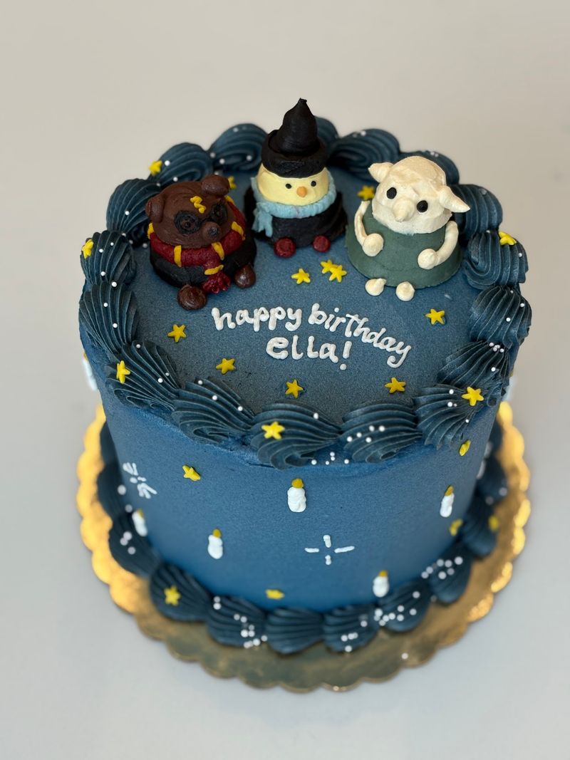 Birthday Cakes That Include the Whole Table Birthday Cakes That Include the Whole Table