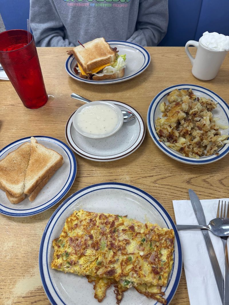 Biscuits and Gravy That Taste Like Home Biscuits and Gravy That Taste Like Home