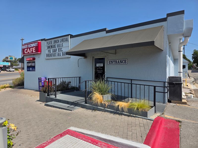 Blue Bonnet Cafe (Marble Falls) Blue Bonnet Cafe (Marble Falls)